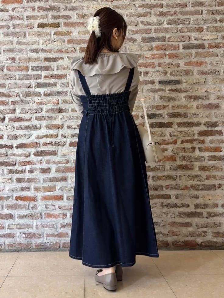 tokiさんの「THE SHOP TK｜大人のフェミニンカジュアルに エアリーフリルブラウス」を使ったコーディネート