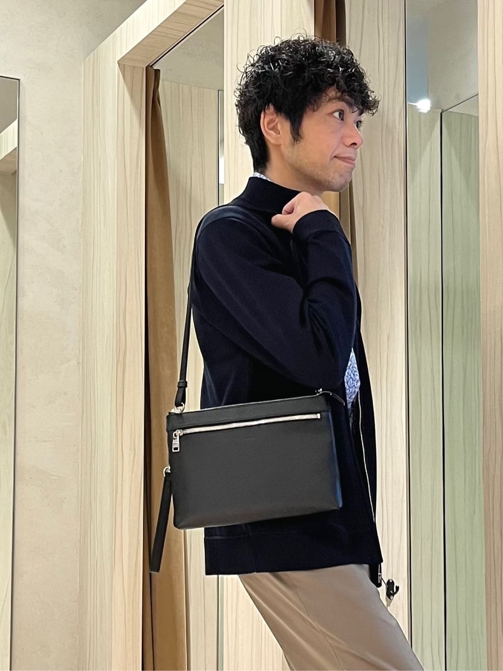 URAさんの「TAKEO KIKUCHI｜ジップアップ 鹿の子 ニット」を使ったコーディネート