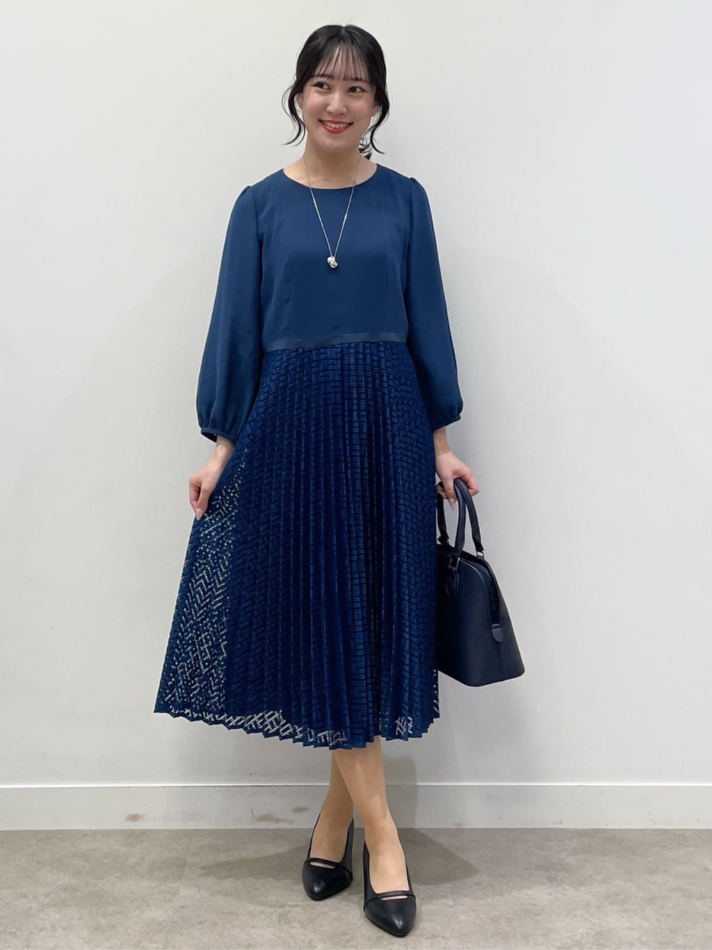 yukariさんの「Reflect｜【SS-4Lサイズ】シフォン&times;幾何柄レースプリーツワンピース」を使ったコーディネート