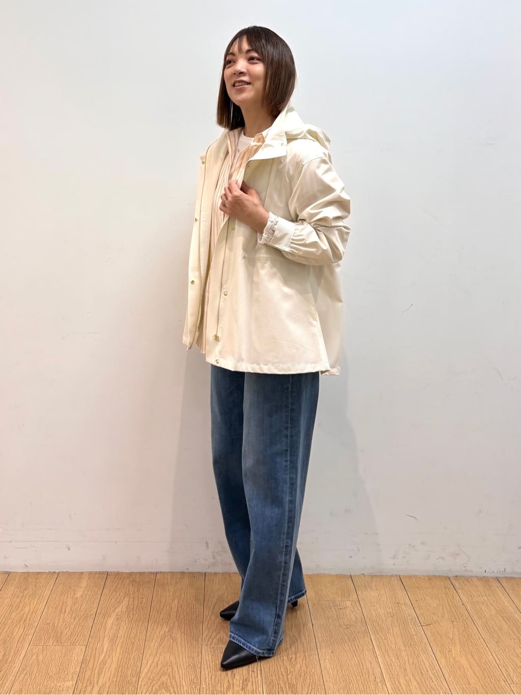 mikkoさんの「INDIVI｜【撥水／フード取外し可】凹凸素材ブルゾン」を使ったコーディネート