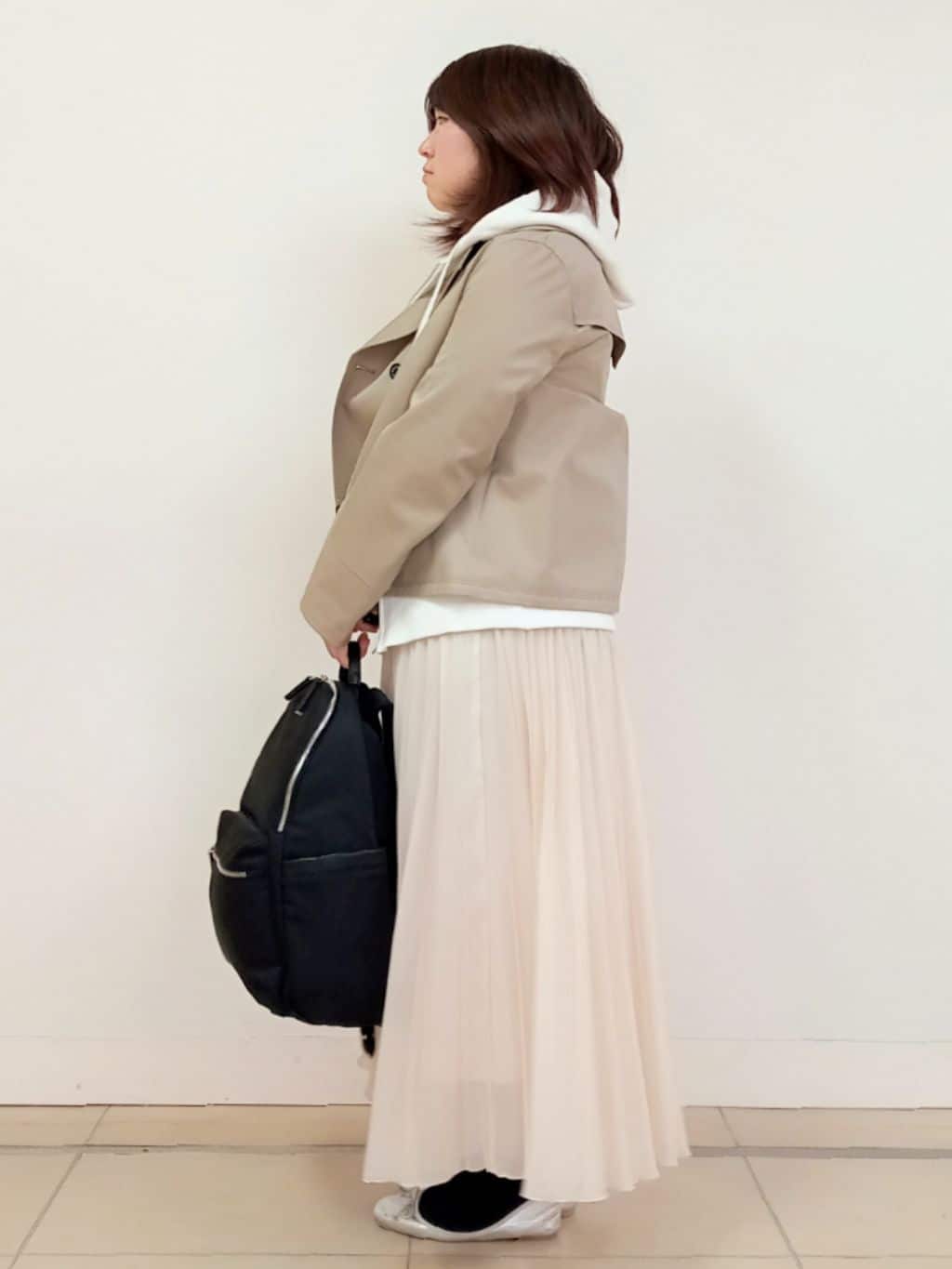 emiさんの「DRESSTERIOR｜【ウォッシャブル/撥水素材】Aラインショートトレンチジャケット」を使ったコーディネート