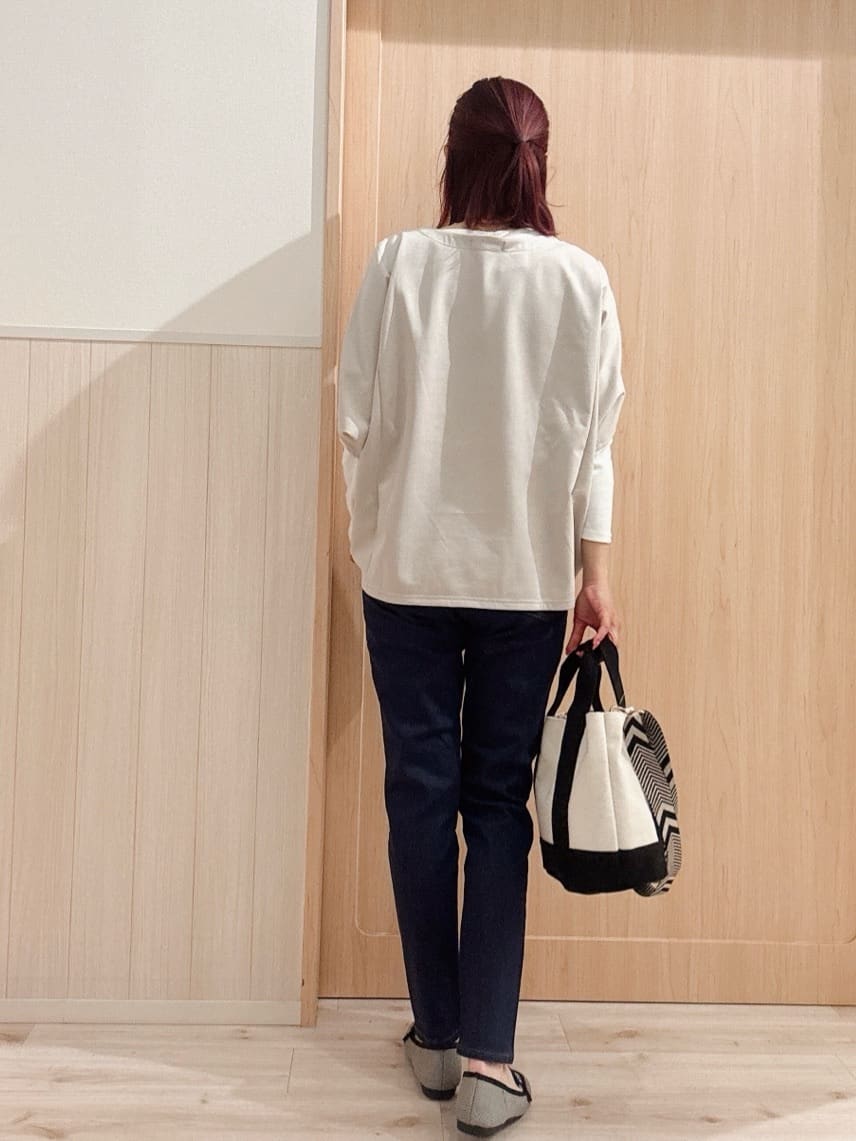 モカさんの「SHOO･LA･RUE｜【SHOO・LA・RUE DENIM】毎日使いたくなる ストレッチデニムスキニーパンツ」を使ったコーディネート