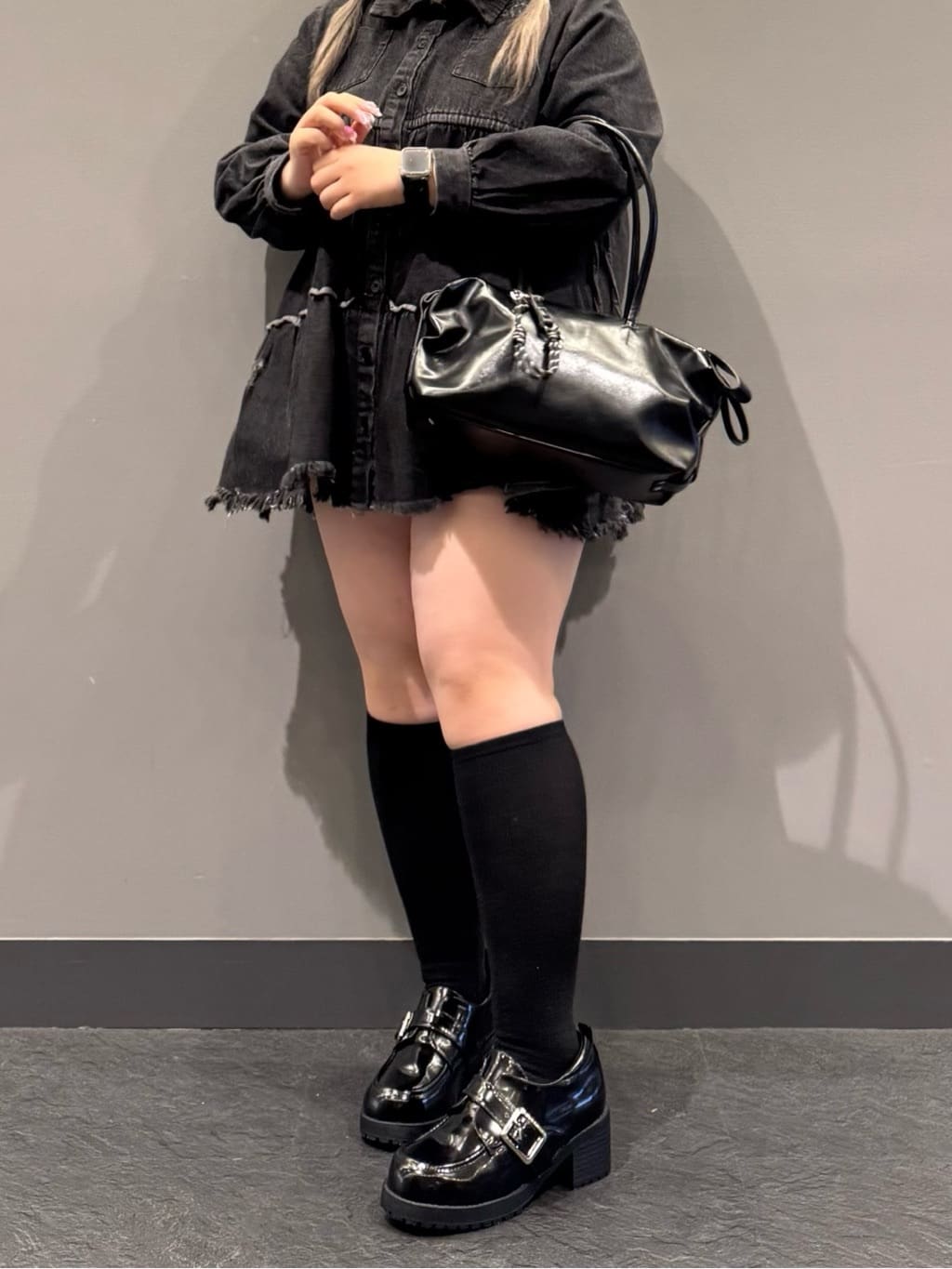 sayakaさんの「ESPERANZA｜ワンベルトバックルローファー」を使ったコーディネート
