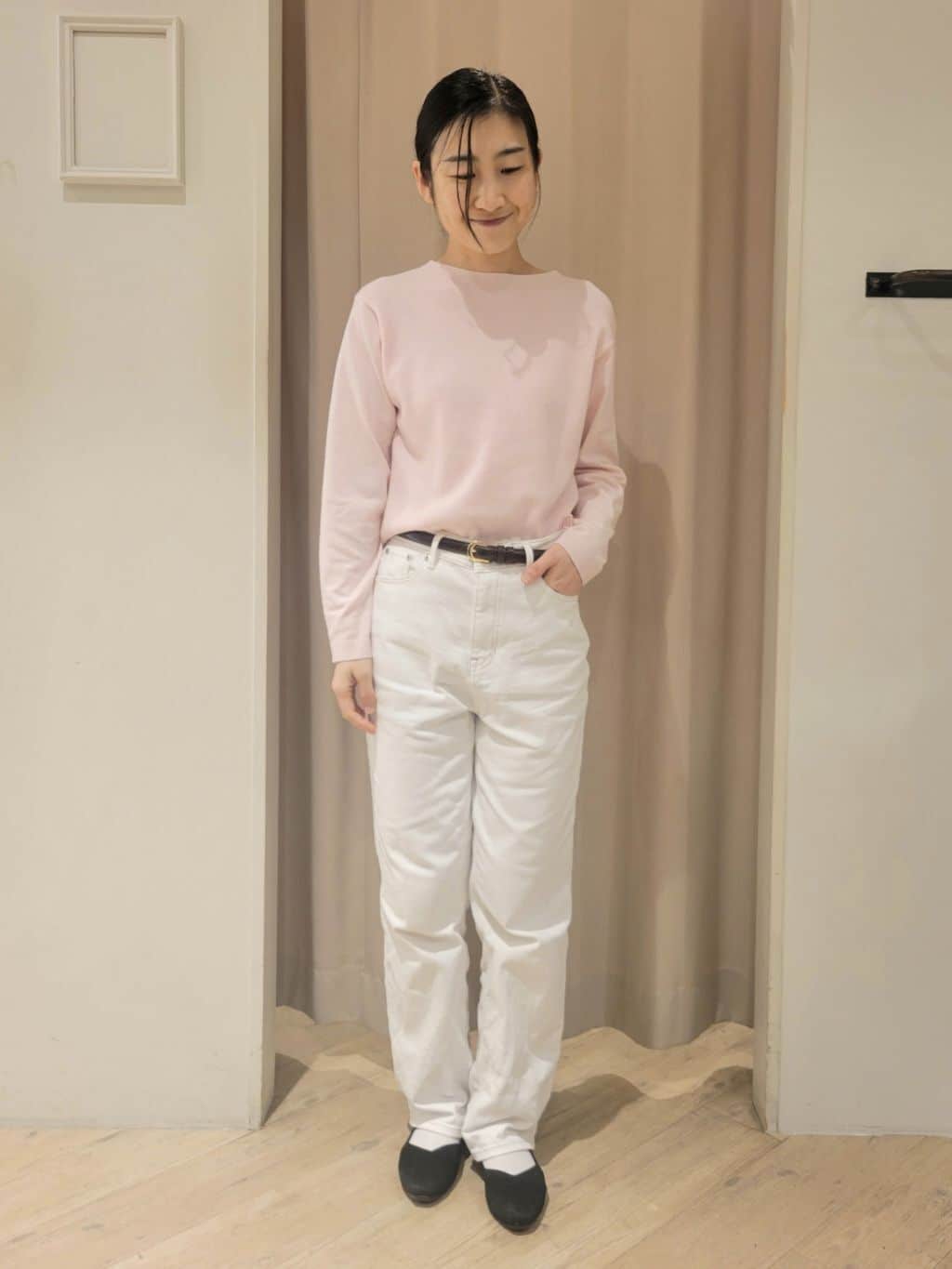 いそさんの「grove｜【選べる着丈】大人のためのストレートデニムパンツ」を使ったコーディネート