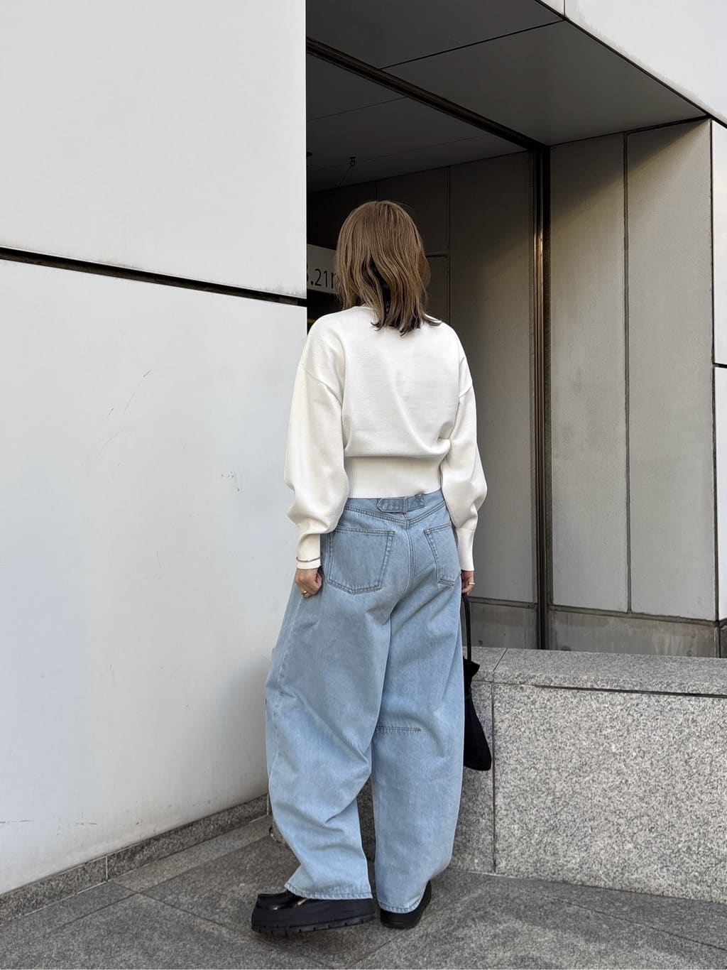 kotakiさんの「INDIVI｜Timeless｜フォルムロゴニット」を使ったコーディネート