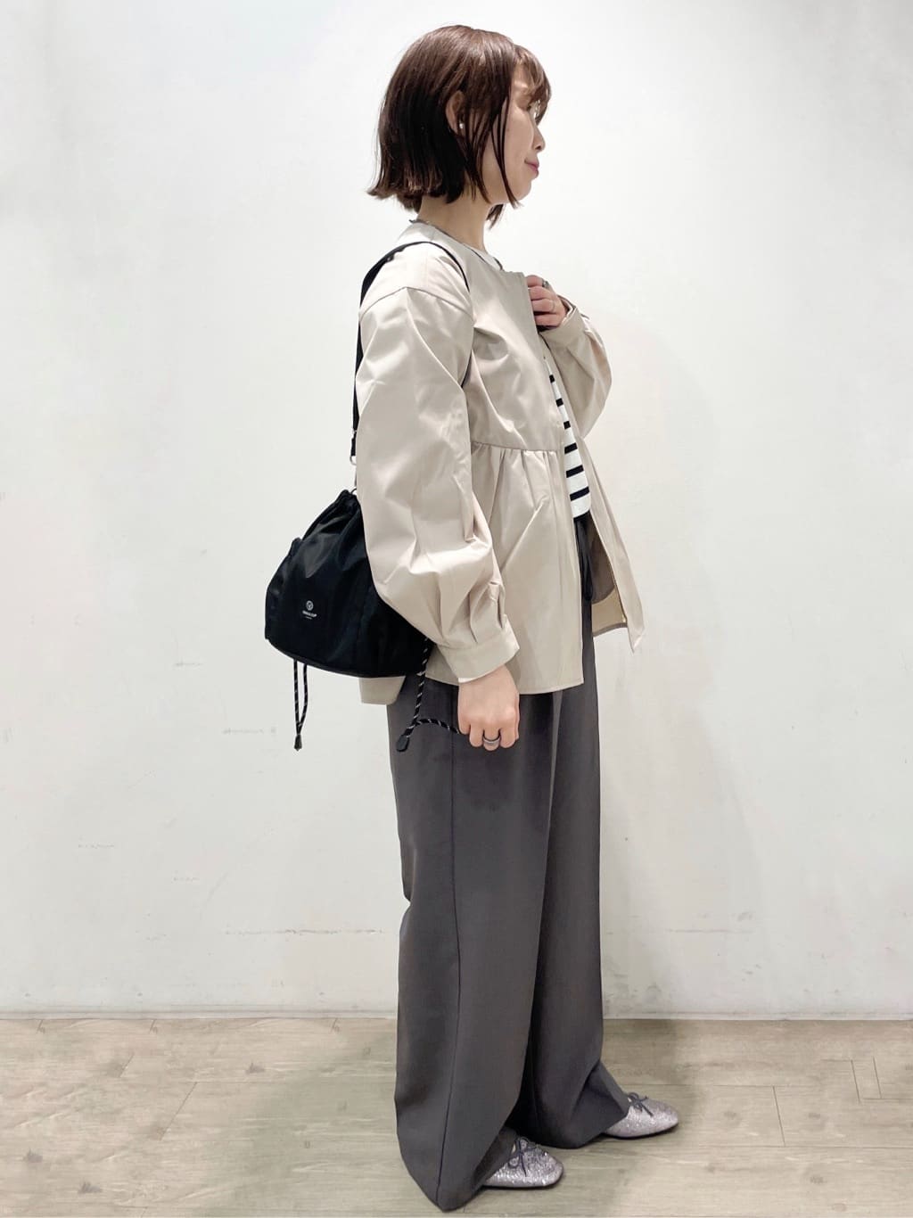 tomokoさんの「OPAQUE.CLIP｜撥水ノーカラーペプラムブルゾン【洗濯機OK／抗ピル】」を使ったコーディネート