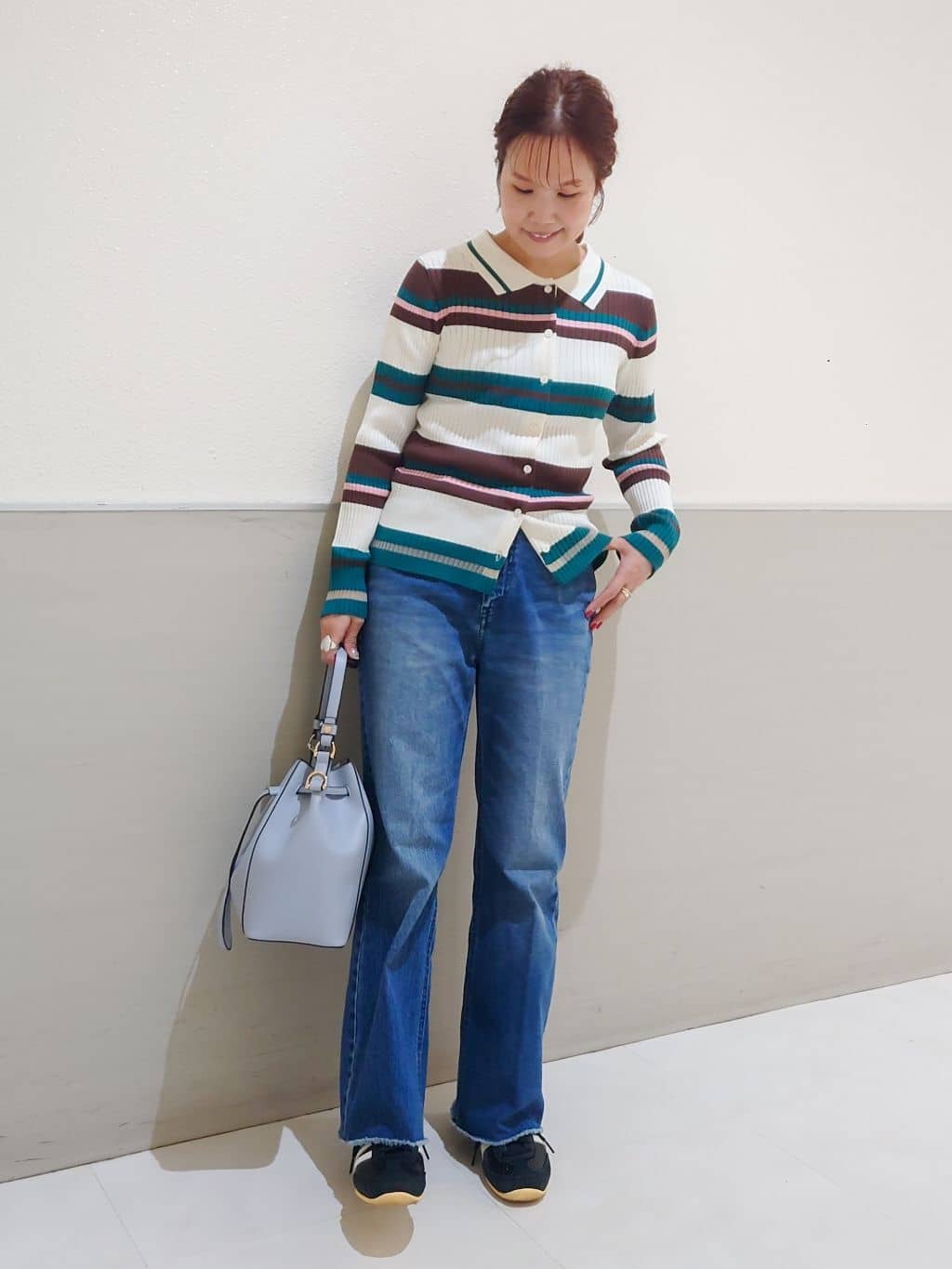 maruさんの「THE SHOP TK｜【通勤にもデイリーにも】CAVIAN 金ボタンダブルブレストジャケット」を使ったコーディネート