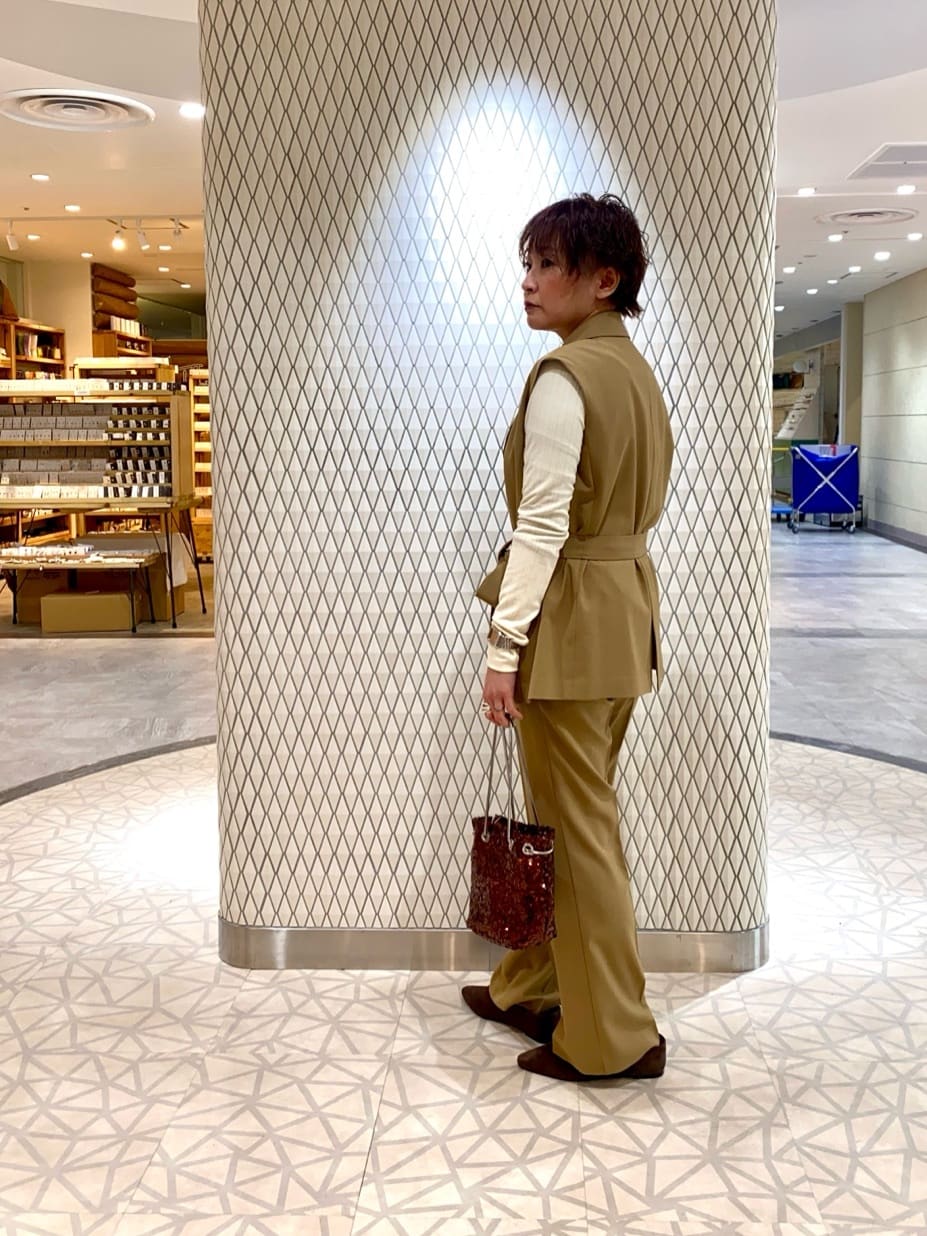 mari_831さんの「INDIVI｜Comfy SET UP｜イージーテーパードパンツ【セットアップ対応／通勤／カセット服／接触冷感／U」を使ったコーディネート
