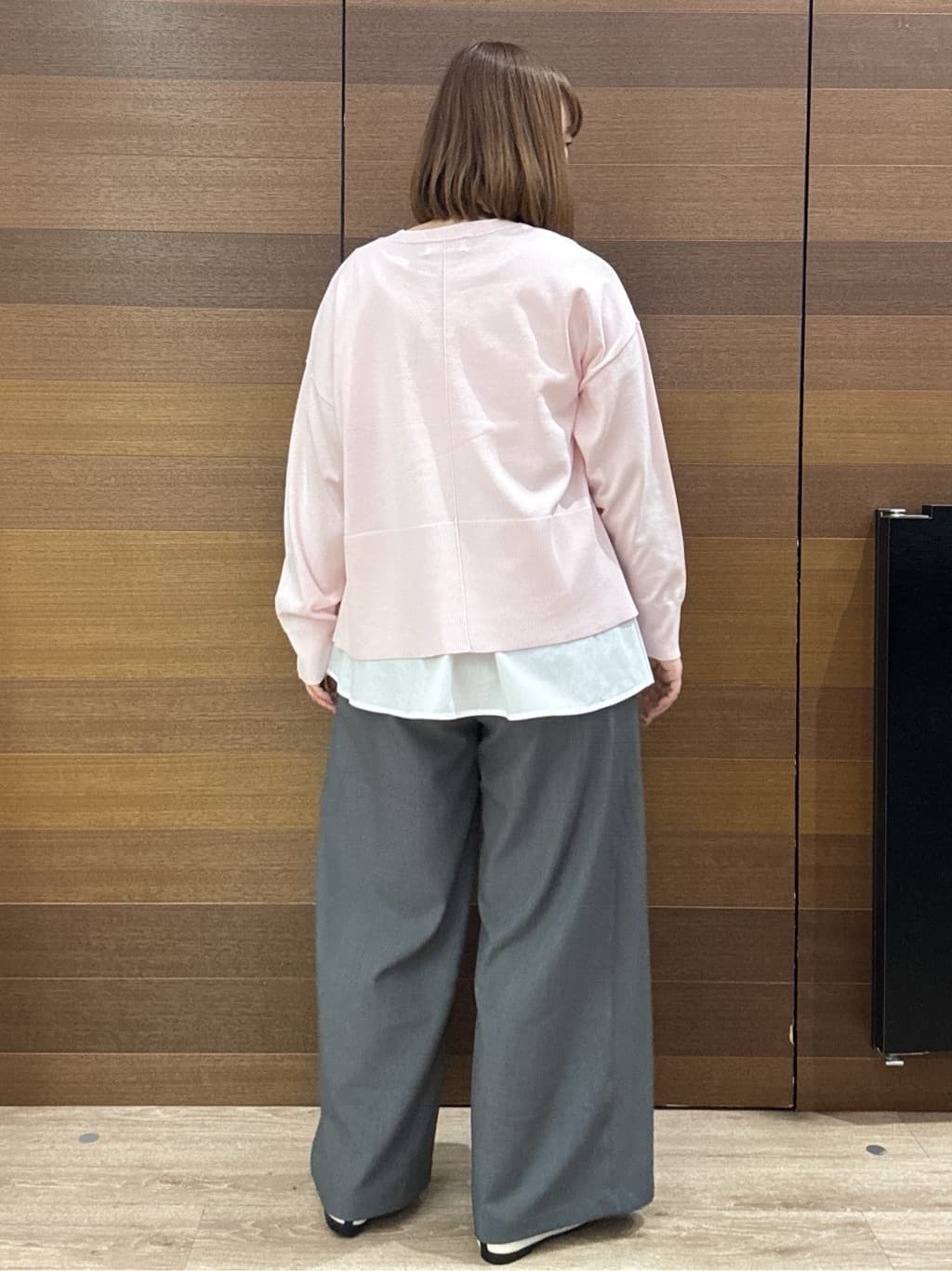 yumeさんの「OPAQUE.CLIP｜《ツインセット》ワイドニット&times;裾フレアタンクトップ【洗濯機OK】」を使ったコーディネート