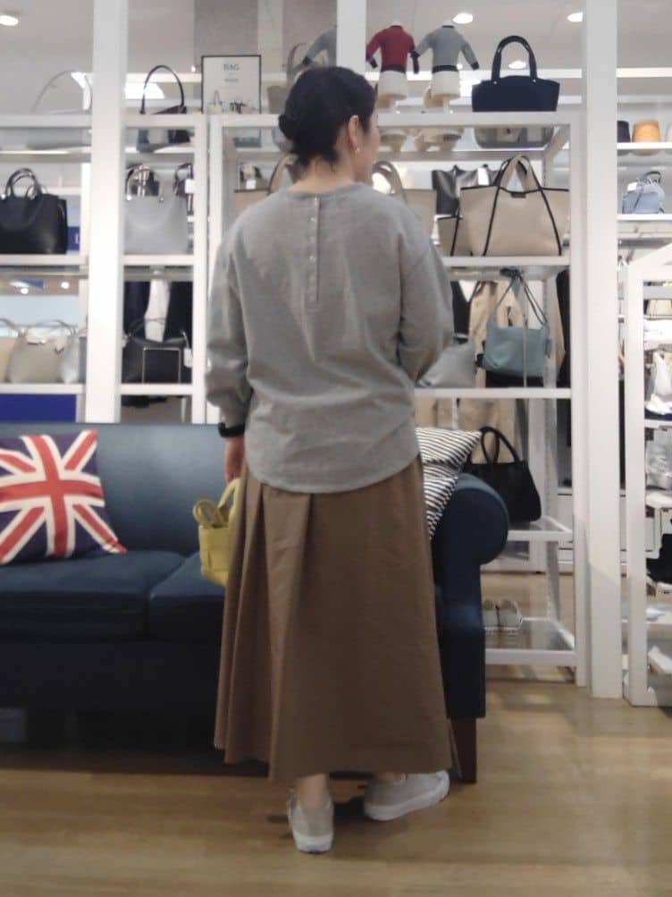 kaiさんの「Dessin｜【360度可愛い・洗える】バックヘンリーカットソー」を使ったコーディネート
