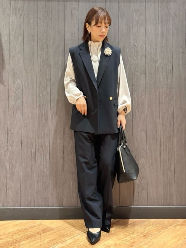 meiさんの「SHOO･LA･RUE｜【セットアップ可/S-LL/洗濯機可】サッと羽織ってこなれ見え ダブルブレストジレ」を使ったコーディネート