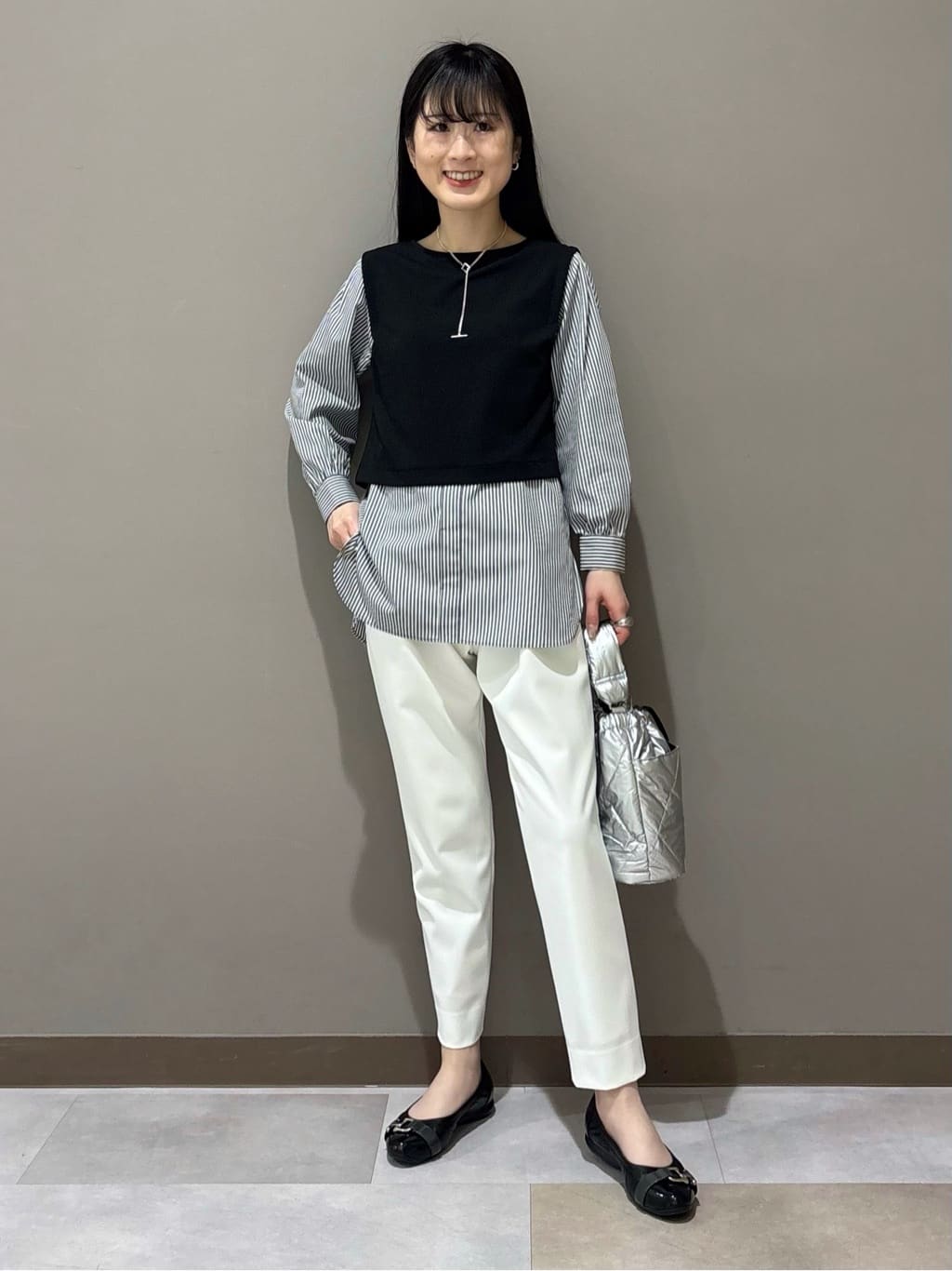 KEIKOさんの「INDIVI｜【花粉付着防止／撥水／UVケア】名品トレンチコート」を使ったコーディネート