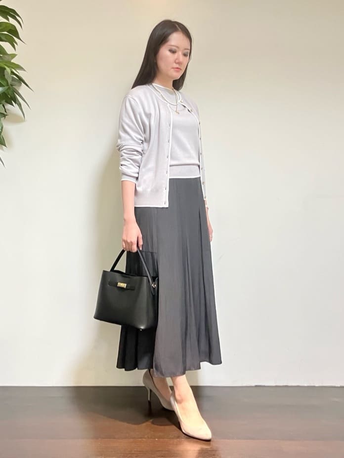カレンさんの「UNTITLED｜【アンサンブル可/洗える】ウォームスパン カーディガン」を使ったコーディネート