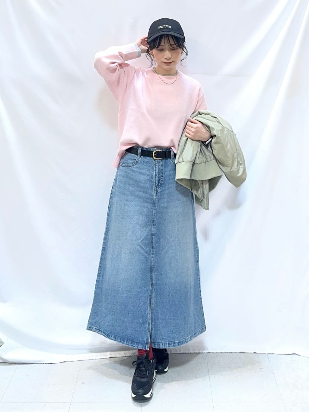 𝐇𝐢𝐫𝐨𝐦𝐢さんの「SHOO･LA･RUE｜【S-LL】大人も取り入れやすい BIGシルエット MA－1ブルゾン」を使ったコーディネート