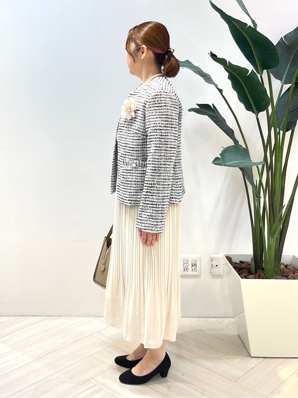 Tomoさんの「UNTITLED｜【洗える/セレモニー】プリーツワンピース」を使ったコーディネート