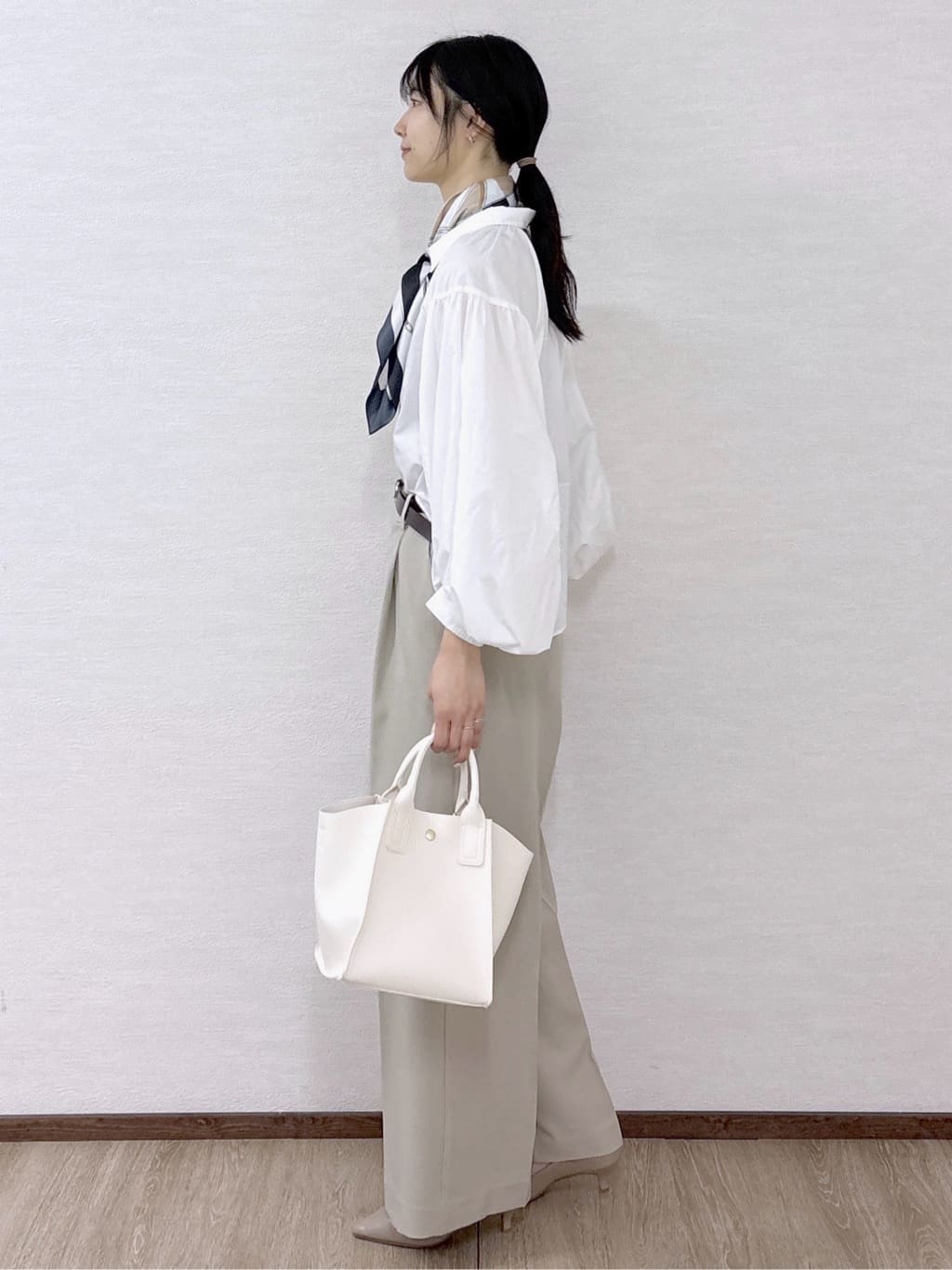 sachikoさんの「OPAQUE.CLIP｜美脚ストレッチストレートワイドパンツ【洗濯機OK】」を使ったコーディネート