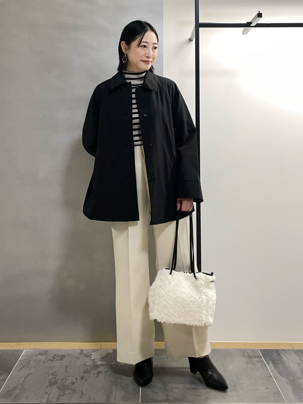 shihoさんの「INDIVI｜【洗える／毛玉になりにくい】エクストラファインウール リブタートルニット」を使ったコーディネート