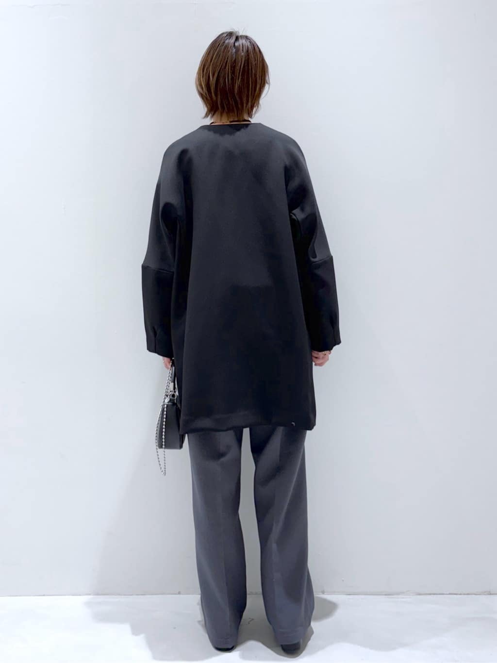 こじさんの「OPAQUE.CLIP｜フォルムスリーブミドルコート【洗濯機OK】」を使ったコーディネート