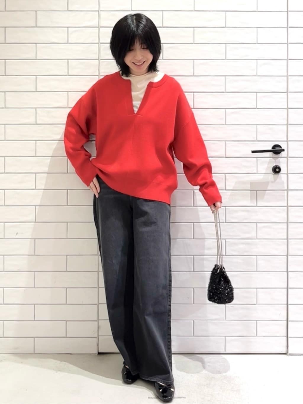 しおりさんの「OPAQUE.CLIP｜キーネックデザインニット【洗濯機OK】」を使ったコーディネート