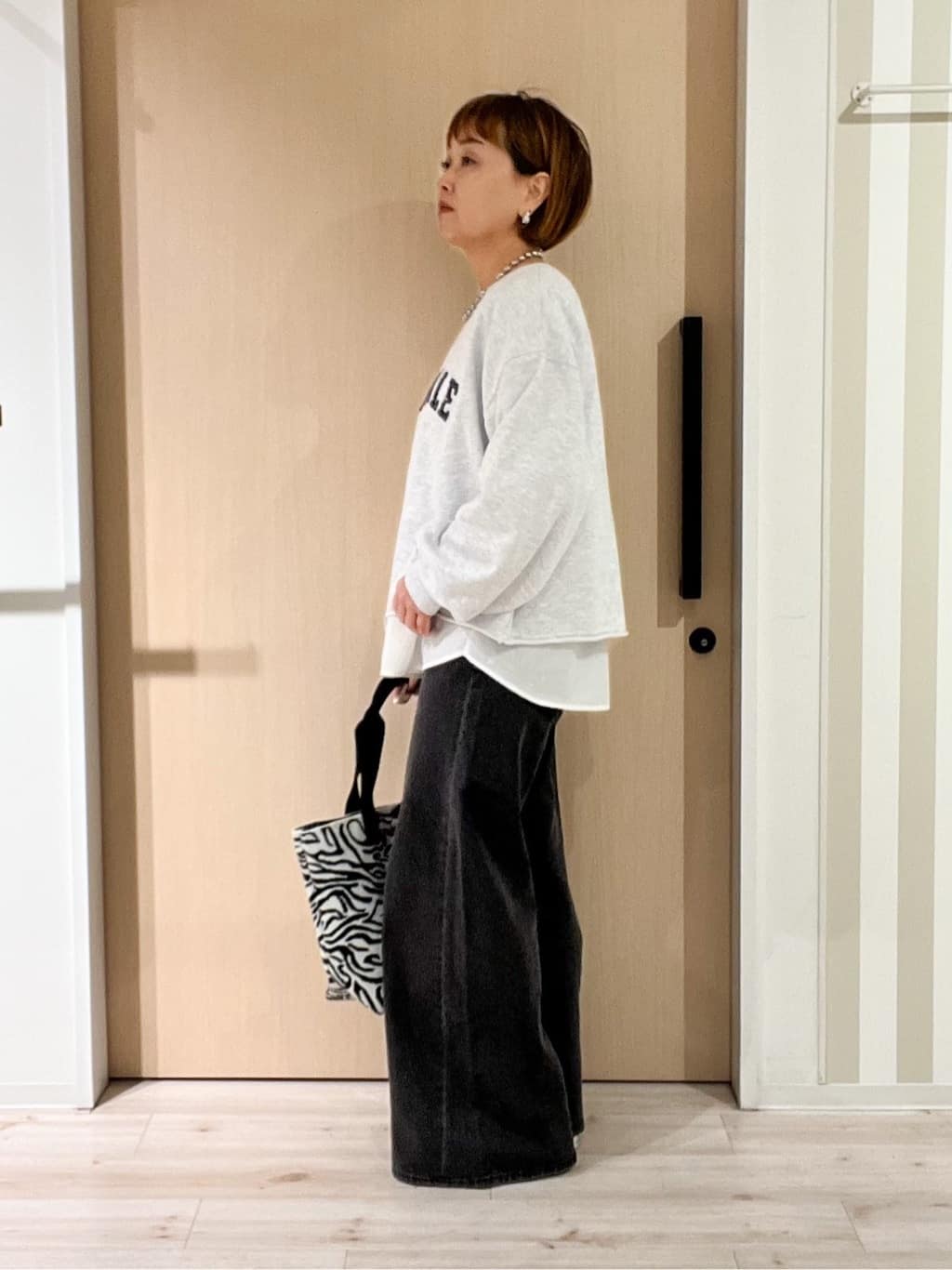ぷくりんさんの「SHOO･LA･RUE｜【SHOO・LA・RUE DENIM/S-LL】体型カバーにも バギーデニムワイドパンツ」を使ったコーディネート