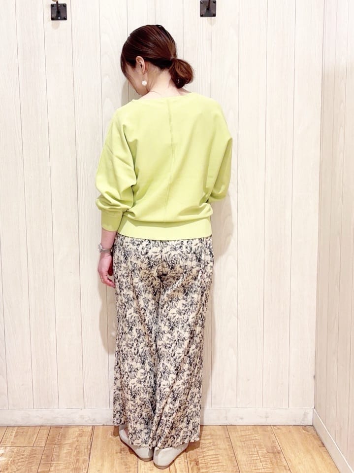 あいこさんの「SHOO･LA･RUE｜【NEW/22.5㎝-24.5㎝】洗えてサラサラ ニットパンプス」を使ったコーディネート