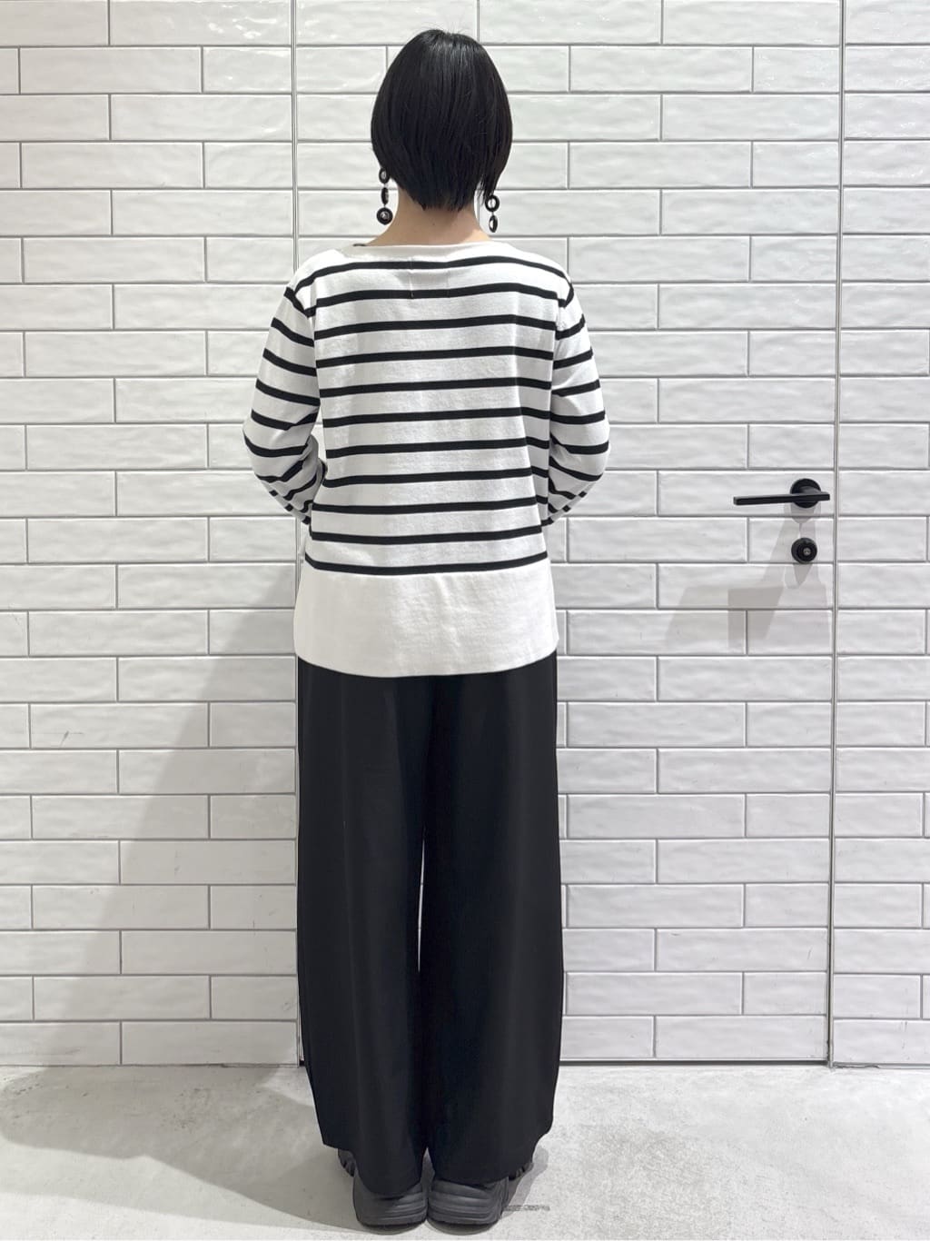ayumiさんの「OPAQUE.CLIP｜リラクシーボートネックニット／オーガニックコットン混【洗濯機OK／UVケア】《5col》」を使ったコーディネート