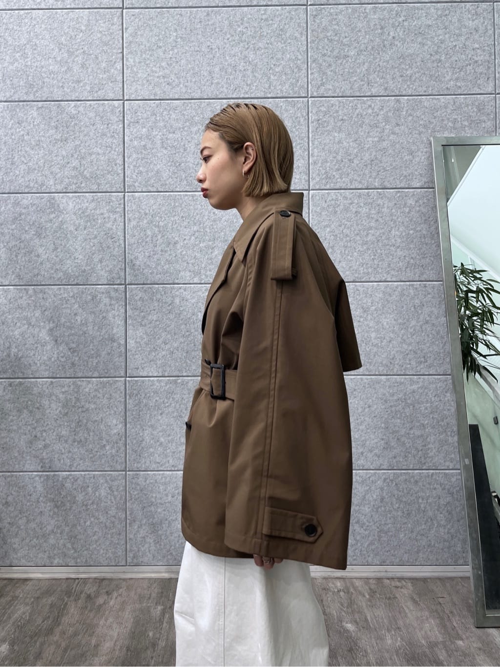 Harukaさんの「INDIVI｜【撥水】ボンディングショートトレンチ」を使ったコーディネート