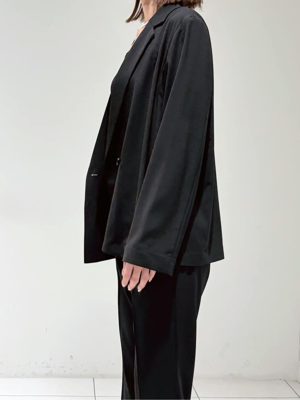 shioriさんの「INDIVI｜Comfy SET UP｜ダブルブレストイージージャケット【セットアップ対応／通勤／カセット服／接触」を使ったコーディネート