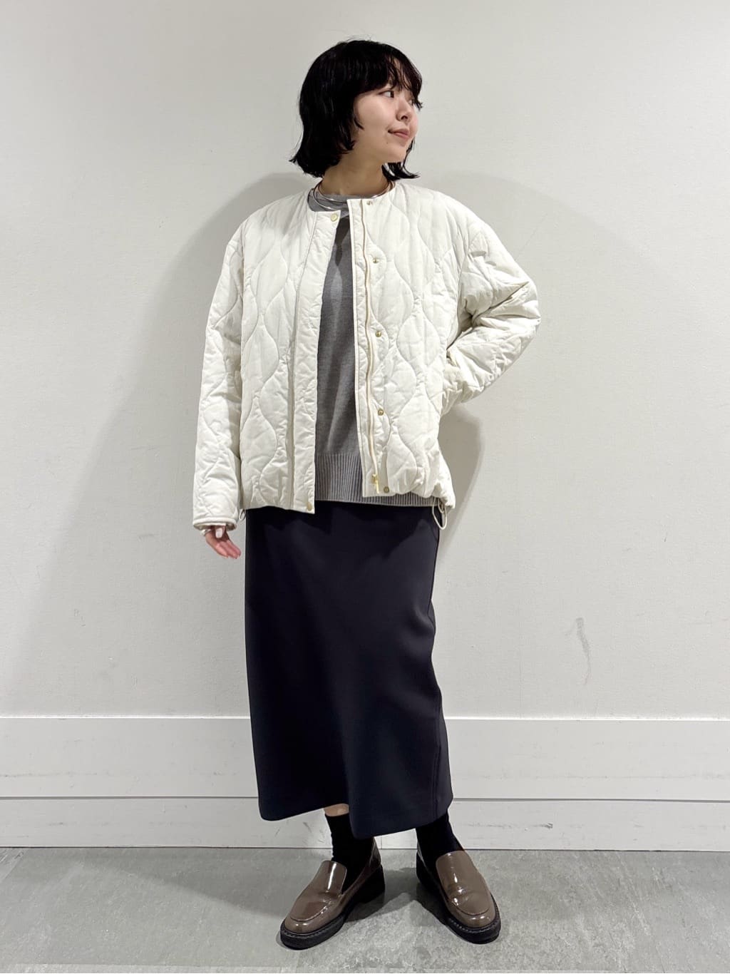 モエカさんの「UNTITLED｜【8色展開/体型カバー】魅せるタイムレスニット」を使ったコーディネート