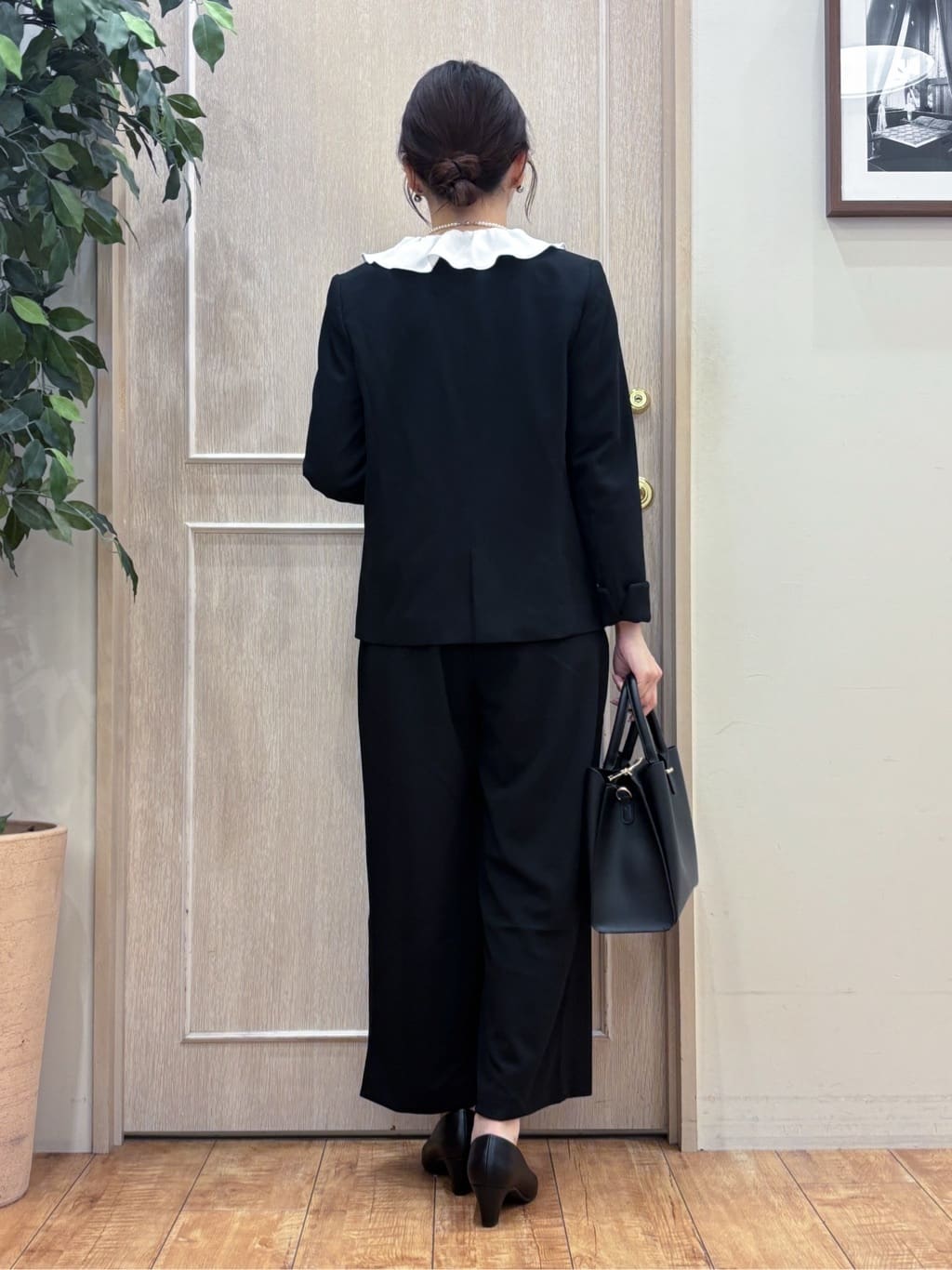 なみさんの「SHOO･LA･RUE｜【洗濯機可/セットアップ可/S-3L】きちんと楽に。カットジョーゼットノーカラージャケット」を使ったコーディネート