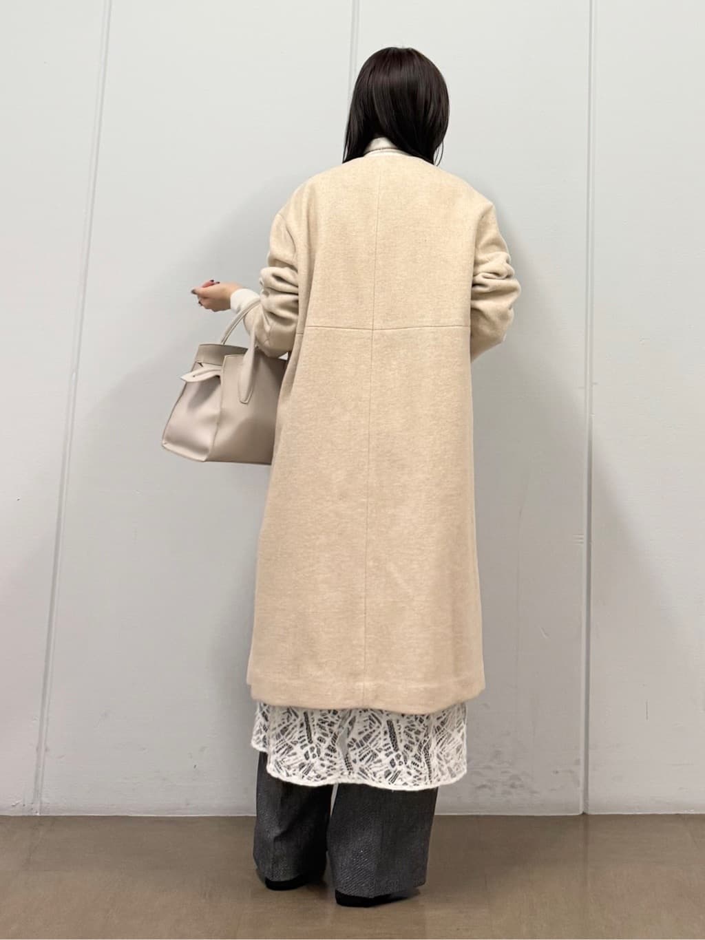 mizukiさんの「INDIVI｜【軽量／ウール混】ライトフォルム ロングコート」を使ったコーディネート