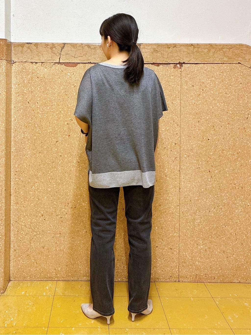 hattoriさんの「INDIVI｜【UVケア／吸汗速乾】凹凸素材ねじり袖トップス」を使ったコーディネート