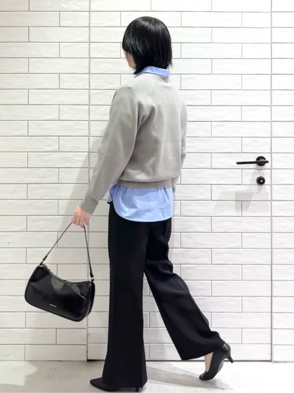 しおりさんの「OPAQUE.CLIP｜スウェットライクニット【洗濯機OK】」を使ったコーディネート