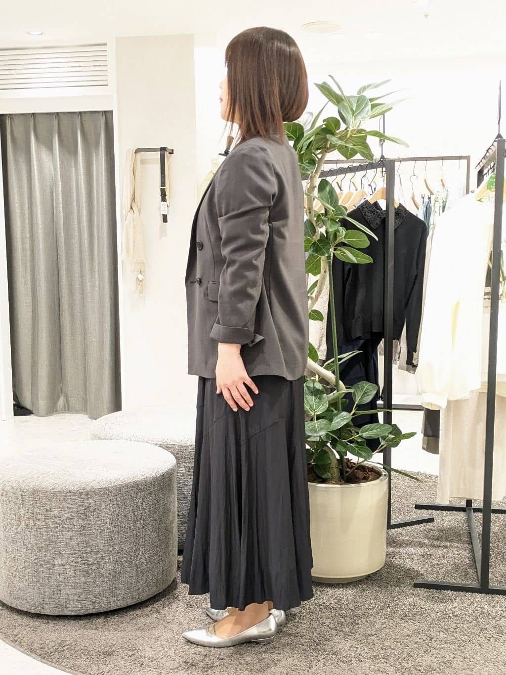 tomoさんの「UNTITLED｜【新色追加/セットアップ可】エアリー ダブルブレストジャケット」を使ったコーディネート