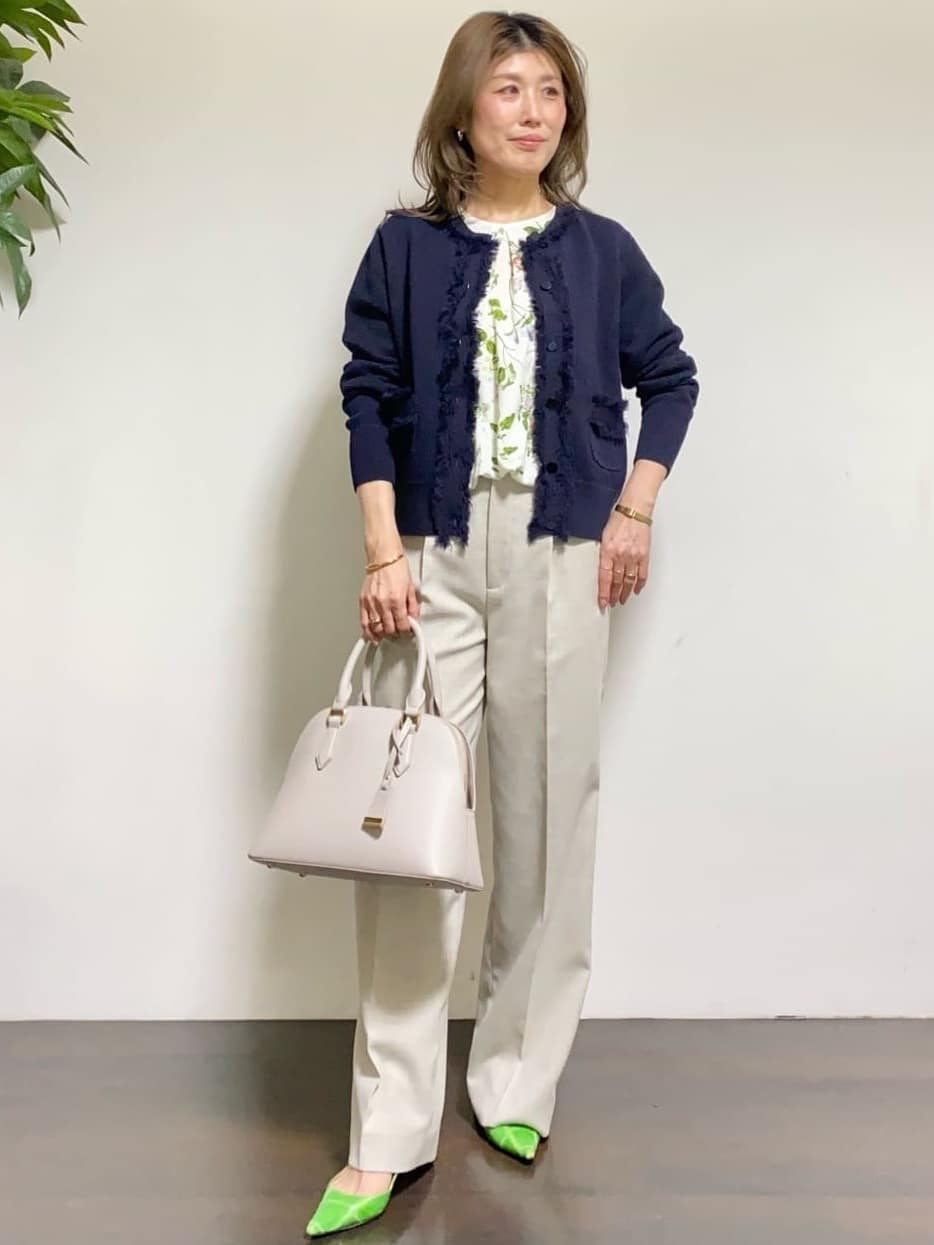tomoさんの「UNTITLED｜【花柄/洗える】ボタニカルブラウス」を使ったコーディネート