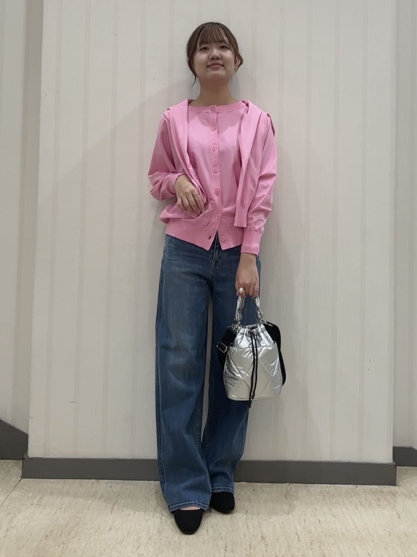 ちひさんの「INDIVI｜【褒められデニム】ワイドストレート デニムパンツ」を使ったコーディネート