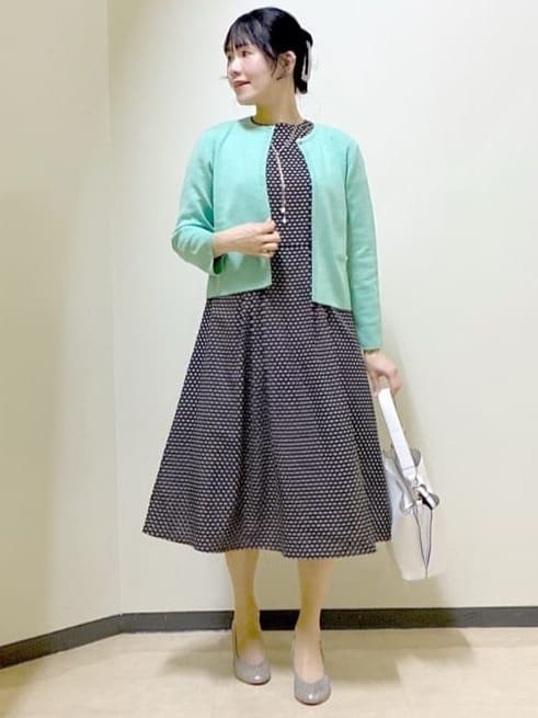  beni_gingerさんの「Reflect｜【通勤/お出かけ◎】ジオメプリントクラシカルワンピース」を使ったコーディネート