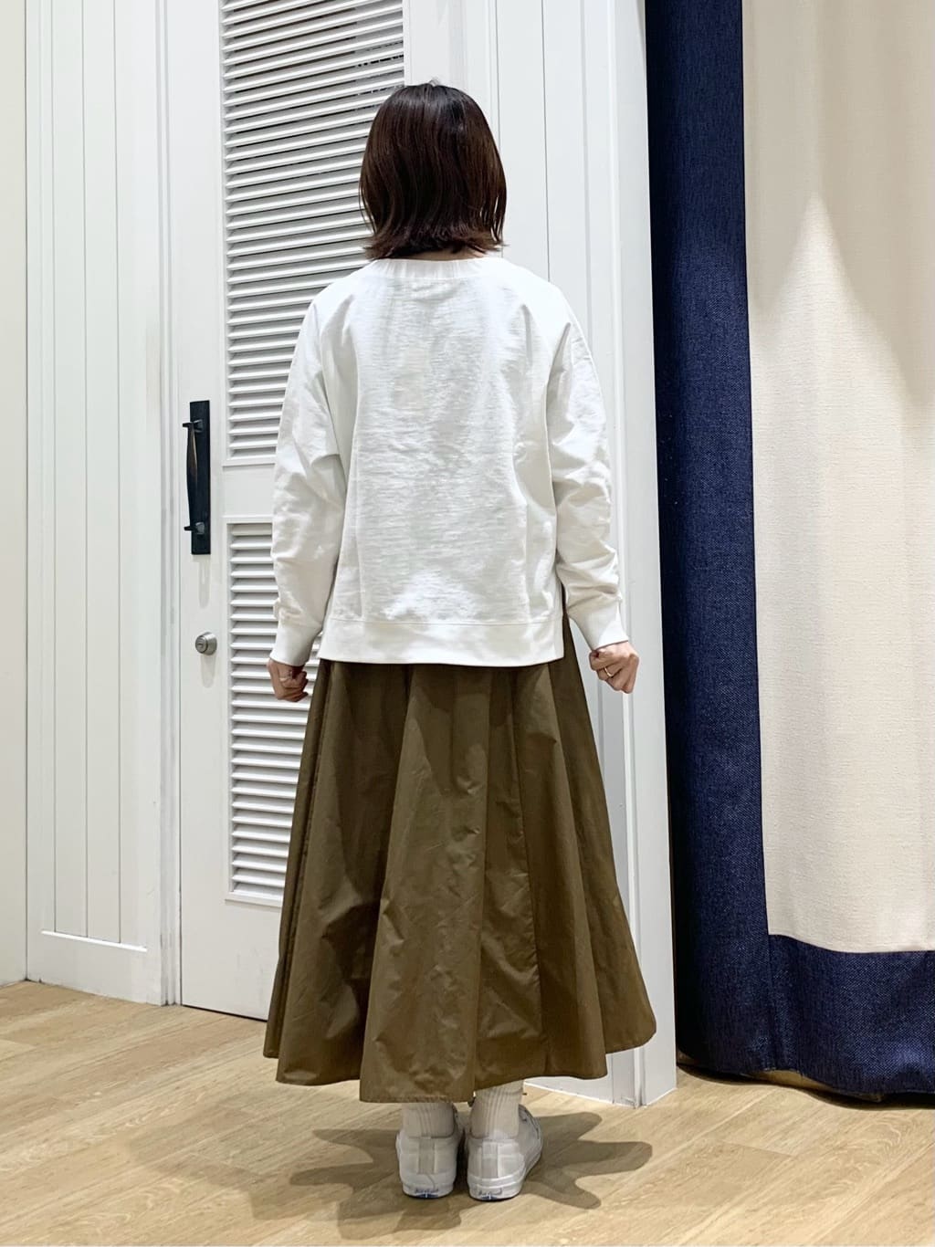 IMARIさんの「Dessin｜【洗える】ラグラン切り替えミニロゴカットソー」を使ったコーディネート