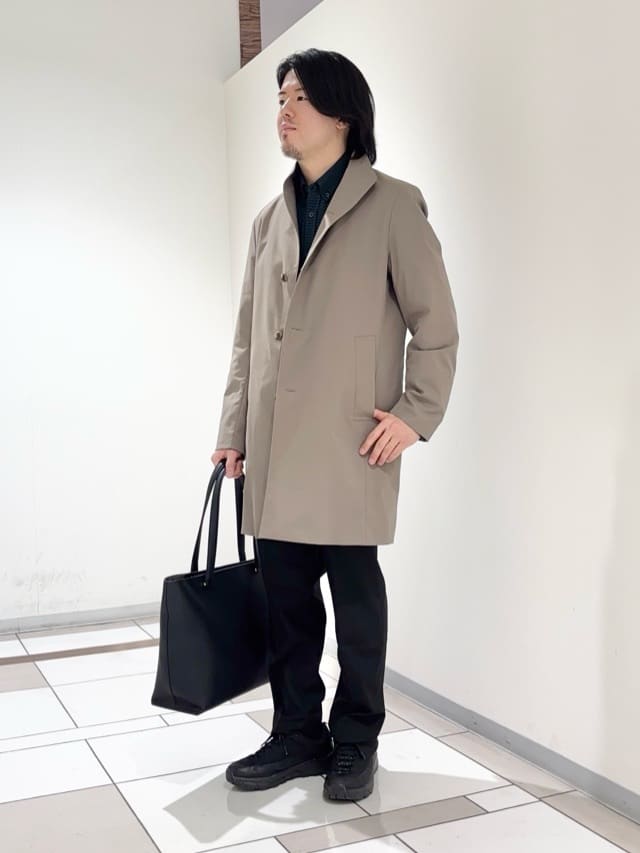 及川さんの「TAKEO KIKUCHI｜撥水ツイル スタンドカラー コート」を使ったコーディネート