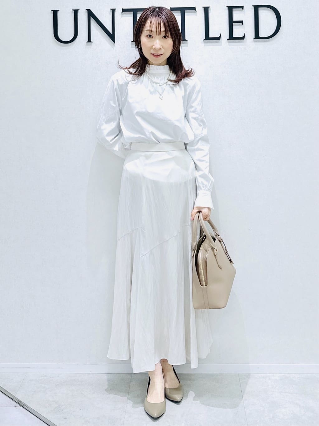 Miwaさんの「UNTITLED｜◆【コットン100/洗える】シャーリングフリルネックブラウス」を使ったコーディネート
