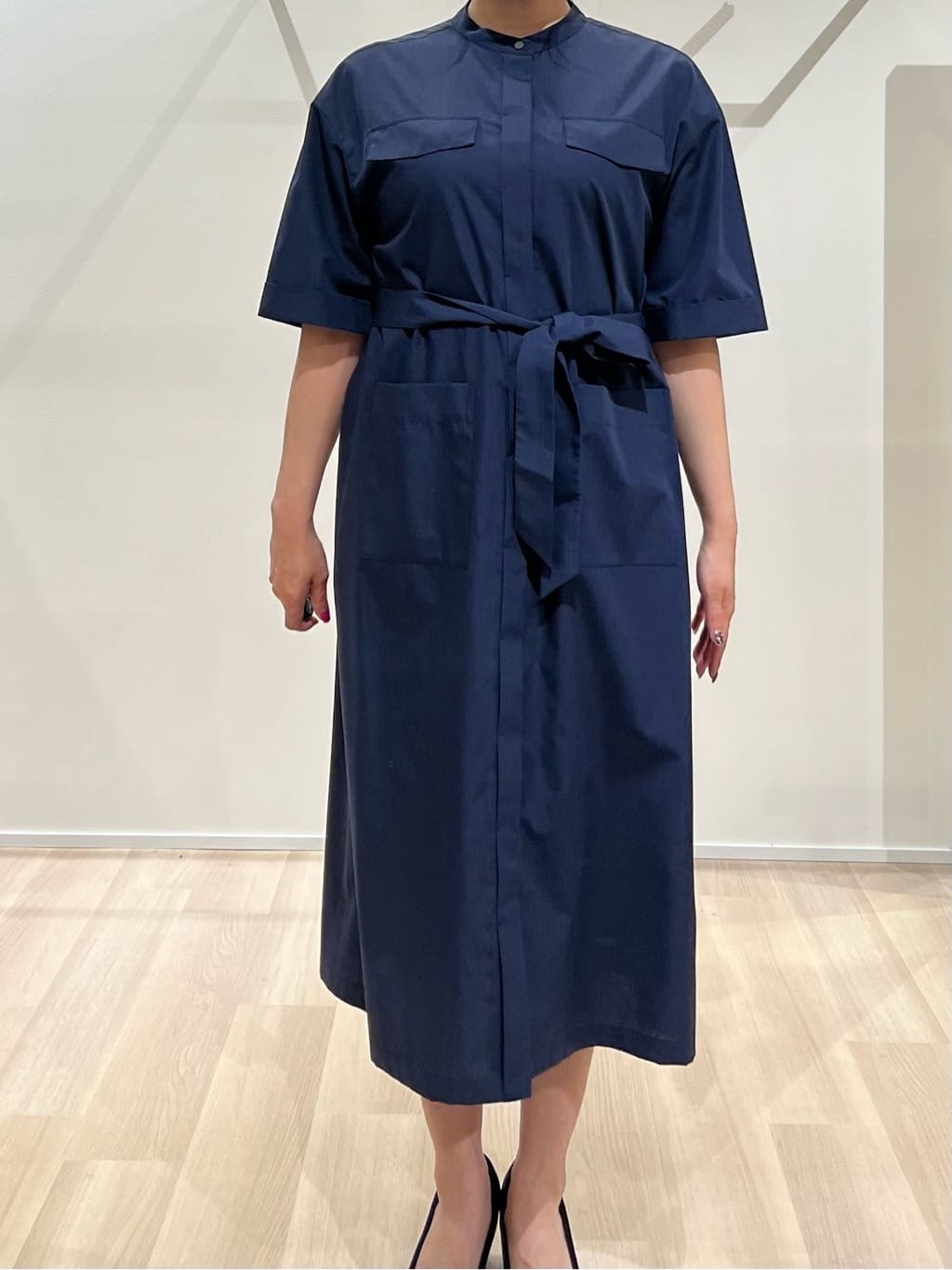 TOMOMIさんの「UNTITLED｜◆【洗える/前開きボタン】シャンブレーシャツワンピース」を使ったコーディネート
