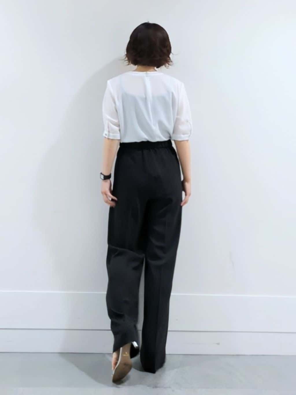 ミズタさんの「UNTITLED｜【洗える/ストレッチ/通勤】Vネックブラウス」を使ったコーディネート