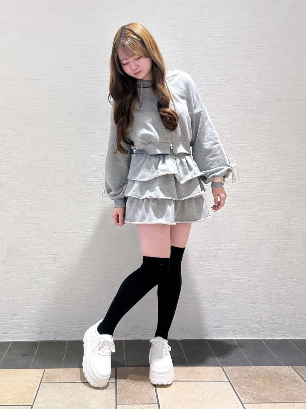 ゆうりさんの「ESPERANZA｜ラメライン厚底スニーカー」を使ったコーディネート