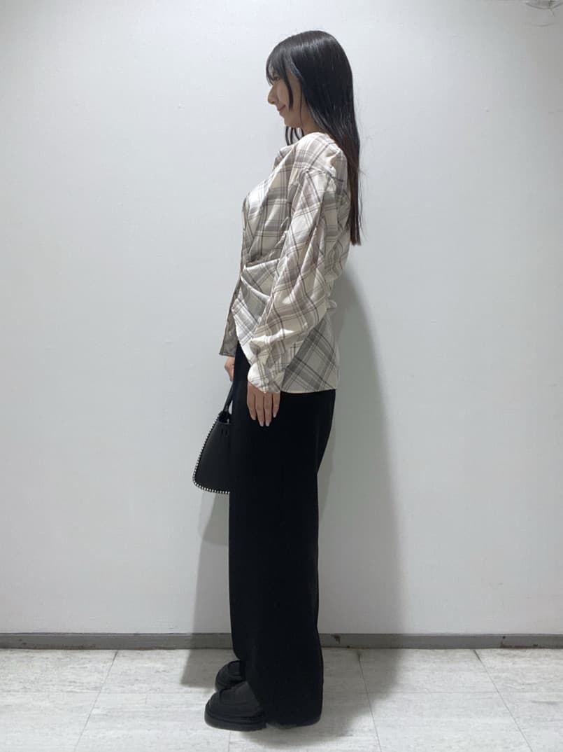 meiさんの「INDIVI｜【2WAY／シアー】バイアスチェック柄＆無地 カシュクールシャツ」を使ったコーディネート
