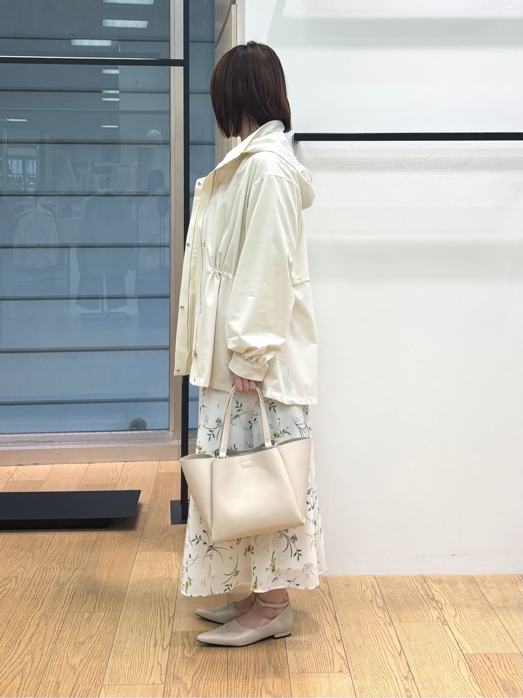 asamiさんの「INDIVI｜【洗える／キレイ色】体型カバー無縫製ニット」を使ったコーディネート