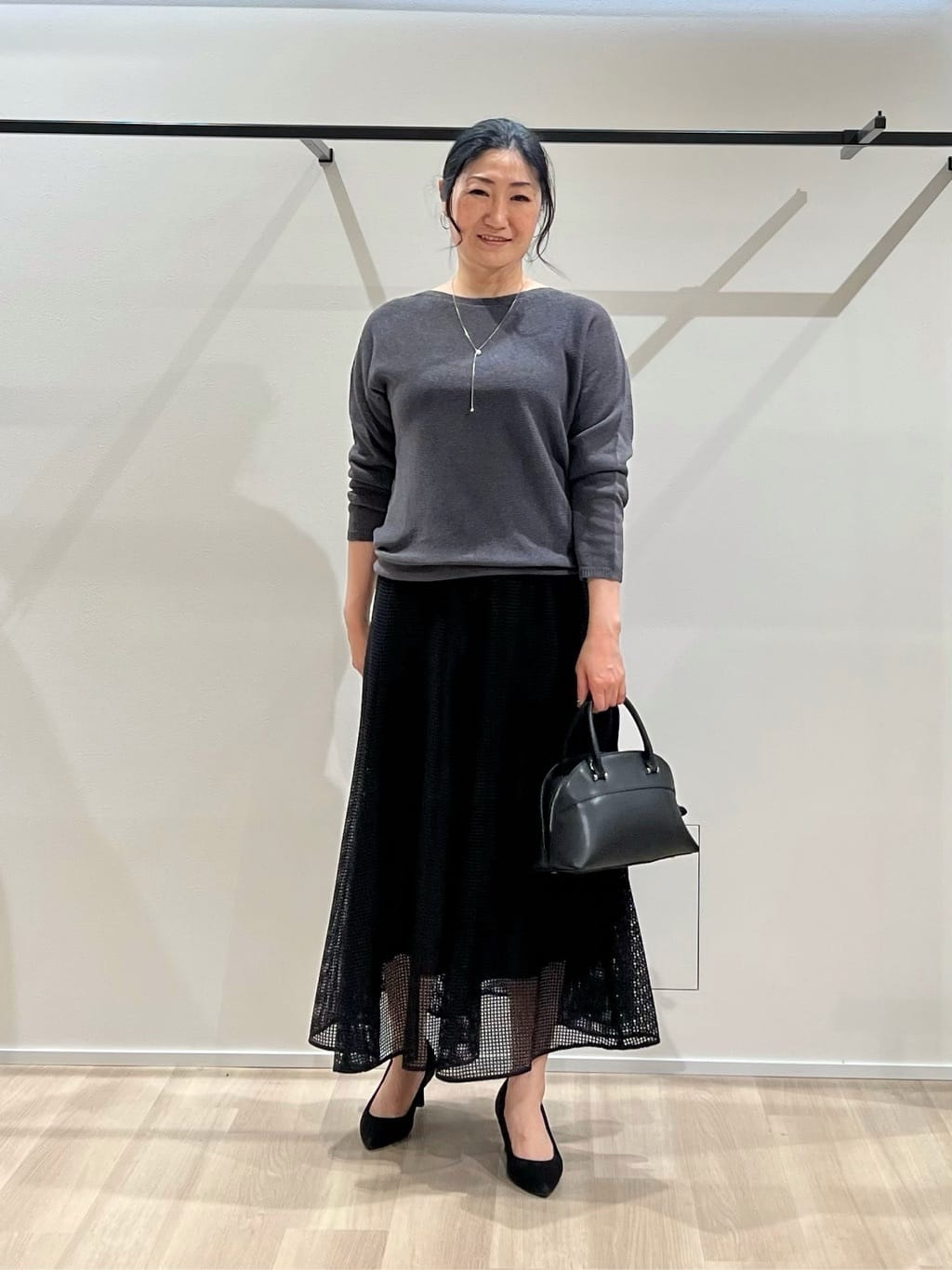 TOMOMIさんの「UNTITLED｜【古畑星夏さん着用/8色展開/程よい透け感】ドライタッチボートネックニット」を使ったコーディネート