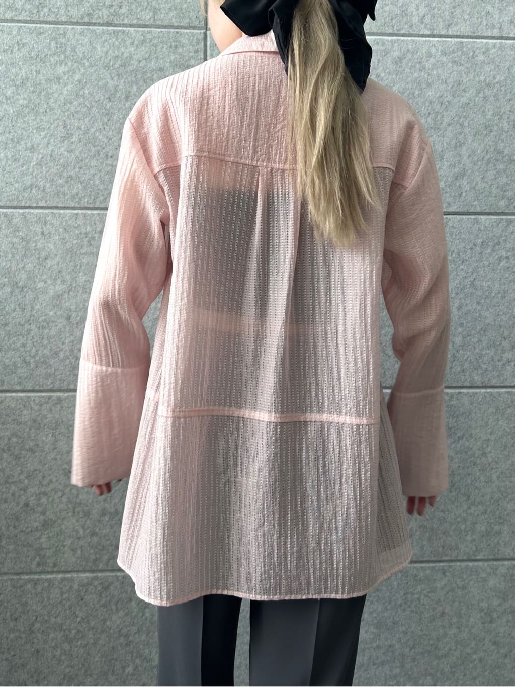 honoka Aさんの「CODE A｜point neck ribbon shirts」を使ったコーディネート