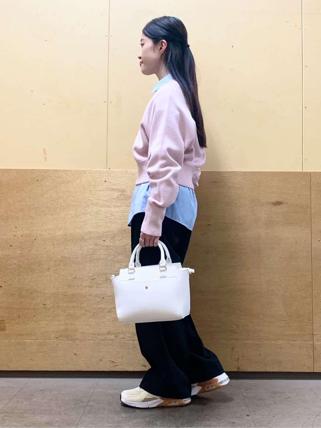 sahoさんの「THE SHOP TK｜【2点セット】レイヤードスタイルでこなれ見え ニットベスト＆シャツ」を使ったコーディネート