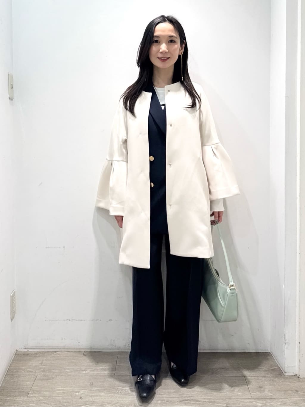 yuicciさんの「OPAQUE.CLIP｜フレアスリーブミドルコート【洗濯機OK】」を使ったコーディネート