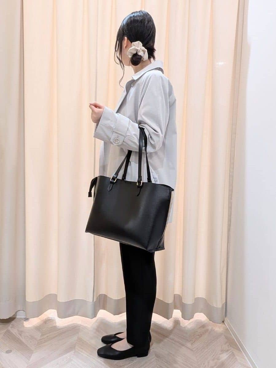 hinaさんの「SHOO･LA･RUE｜【洗濯機可/セットアップ可/S-3L】きちんと楽に。カットジョーゼットノーカラージャケット」を使ったコーディネート
